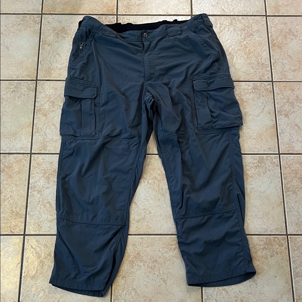 Duluth Trading Co Gray/Dark‎ Blue Cargo Pants, Sz 2XL x 30